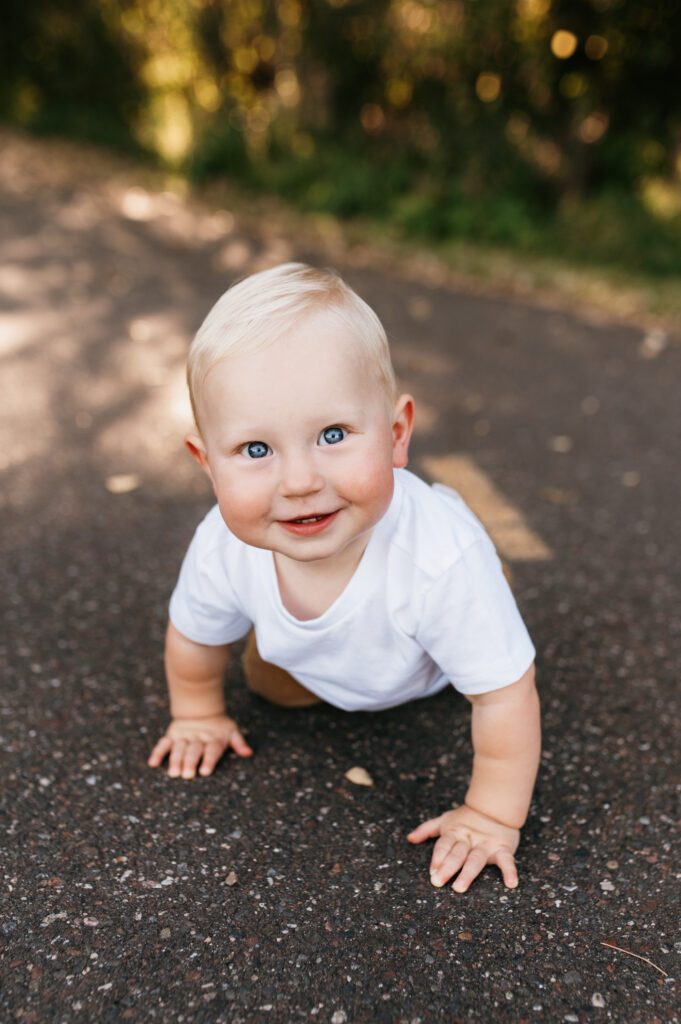 Baby milestone photographer Somerset WI