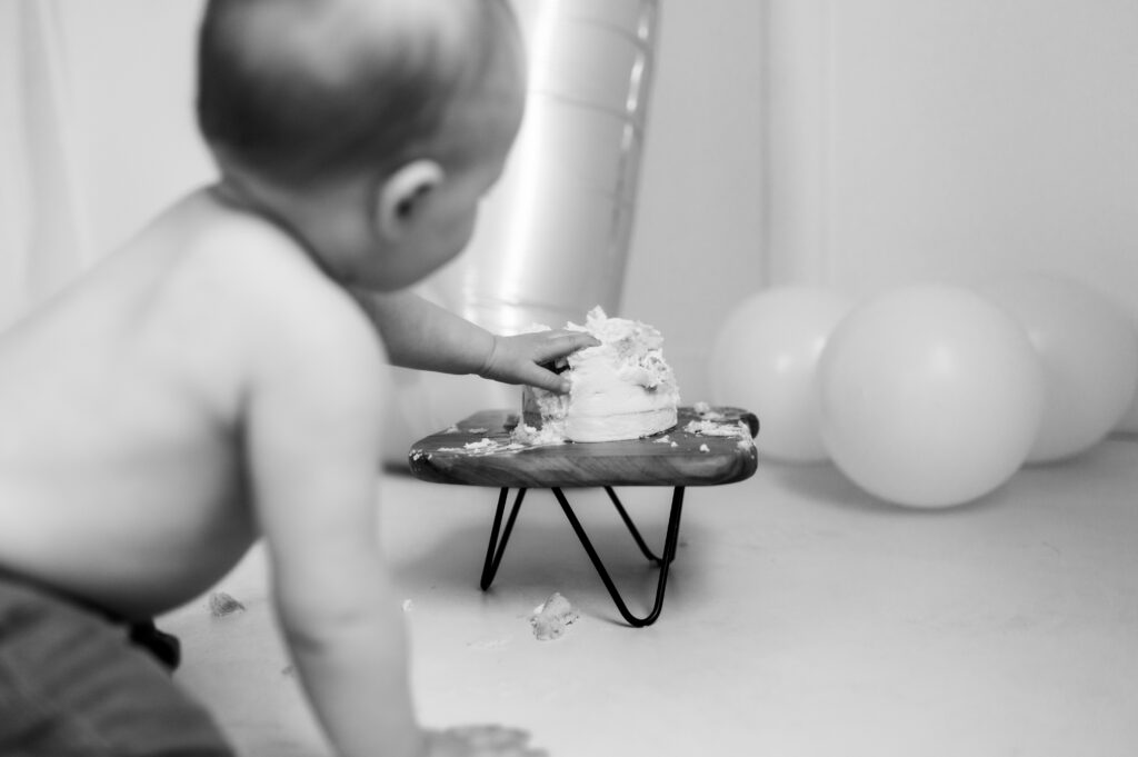 Cake smash photographer WI