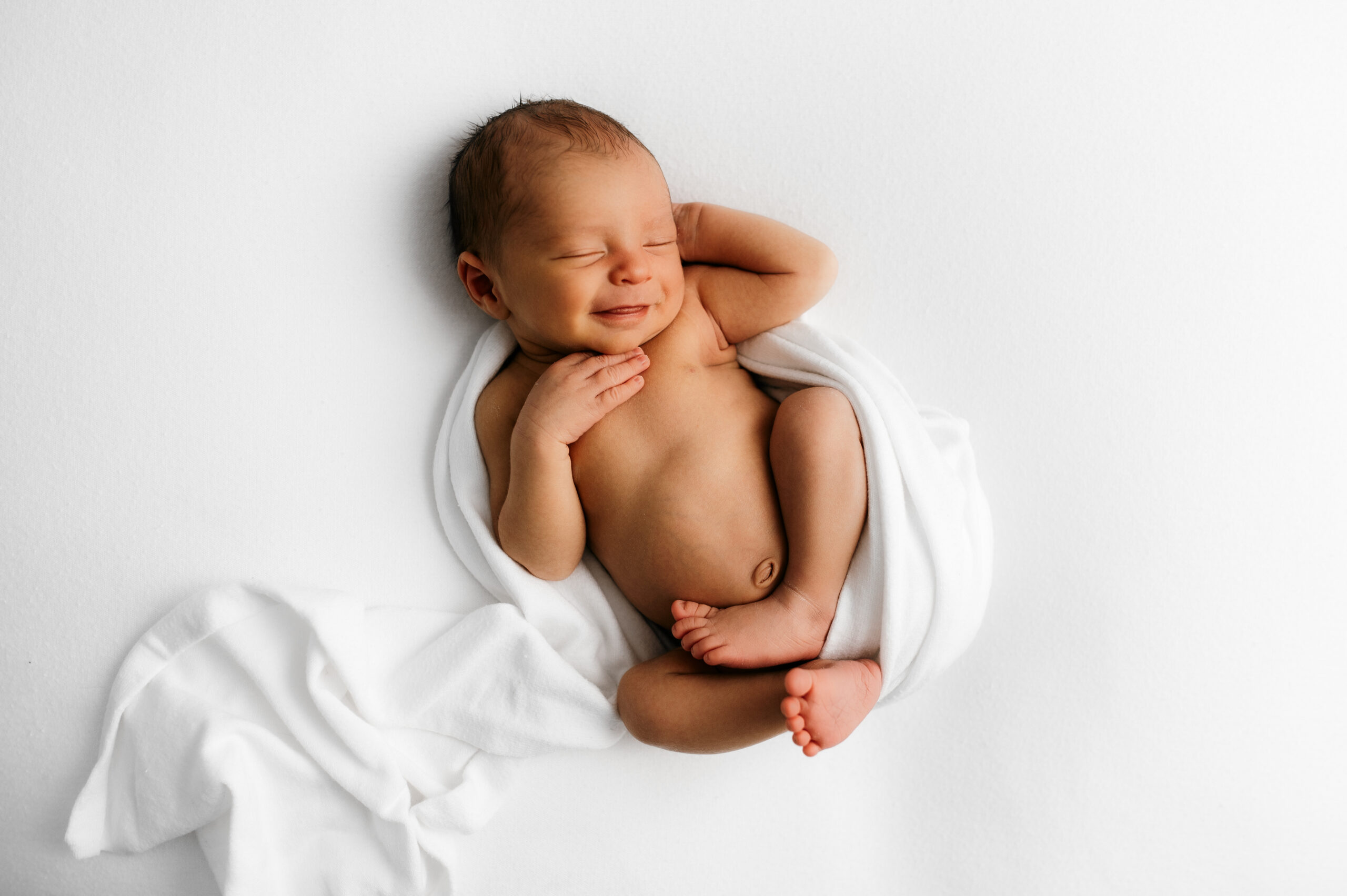 Wisconsin and Minnesota Minimalist Newborn Photographer