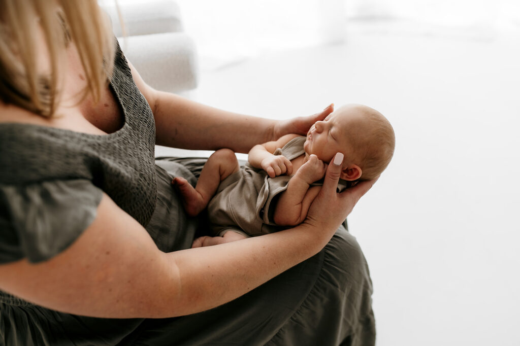 Neutral outfits for newborn sessions
