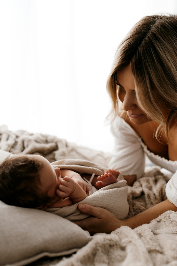 Minimal studio newborn photographer Wisconsin