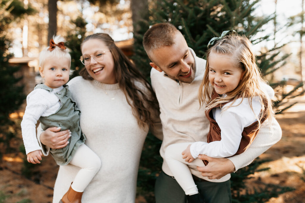 Wisconsin tree farm mini sessions