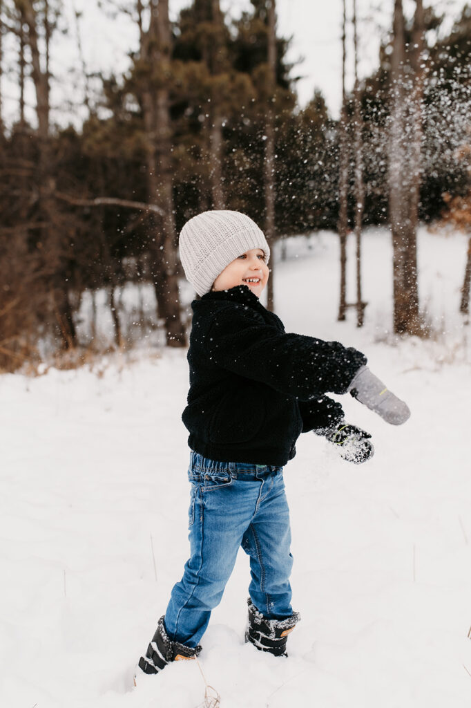 Outdoor family photographer Hudson WI